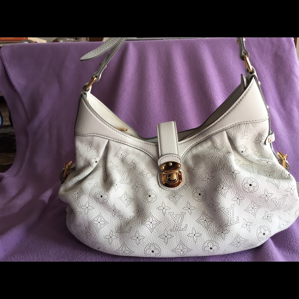 Louis Vuitton Mahina hobo / cross body